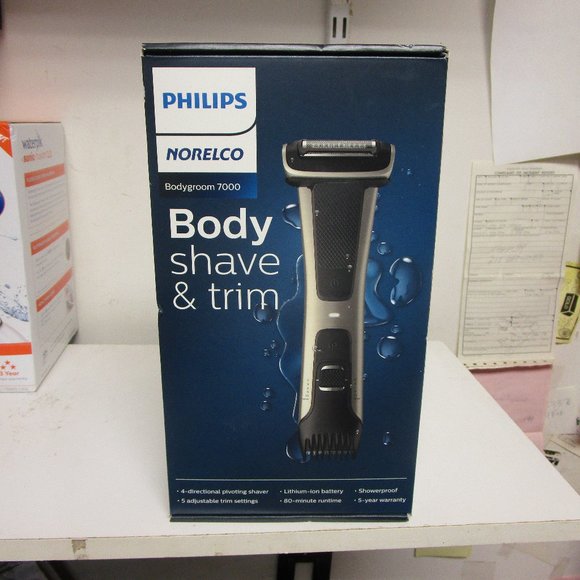 PHILIPS Other - Philips Norelco Bodygroom Series 7000, Showerproof Dual-Shaver for Men